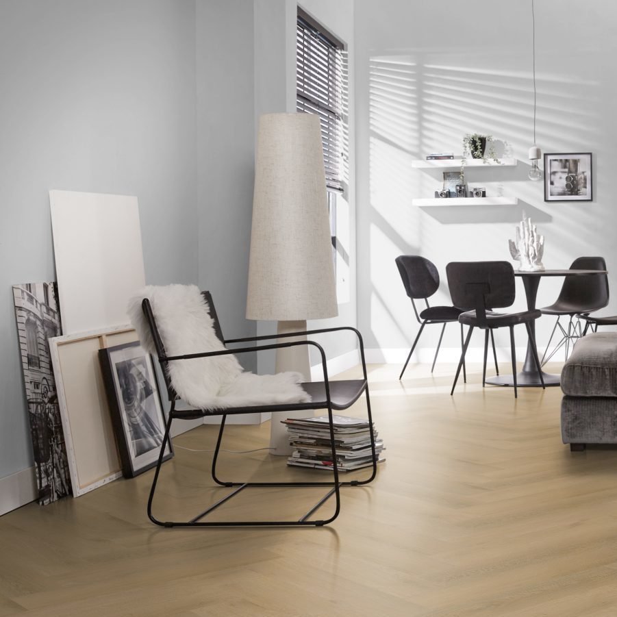 Ambiant-Spigato-Navaro-Visgraat-(Light-Oak) van Ambiant in de kleur Light-Oak - PVC vloeren