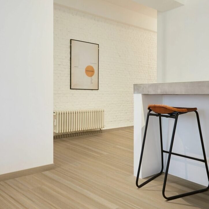 CoreTec-Surplus-Wood van Coretec in de kleur Industry-Oak-74 - PVC vloeren