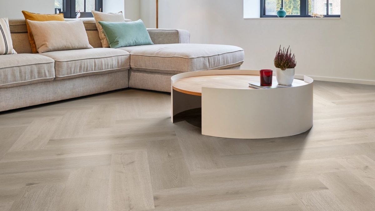 CoreTec-The-Essentials-Herringbone-Series-(Visgraat) van Coretec in de kleur Texas-Oak-H71 - PVC vloeren