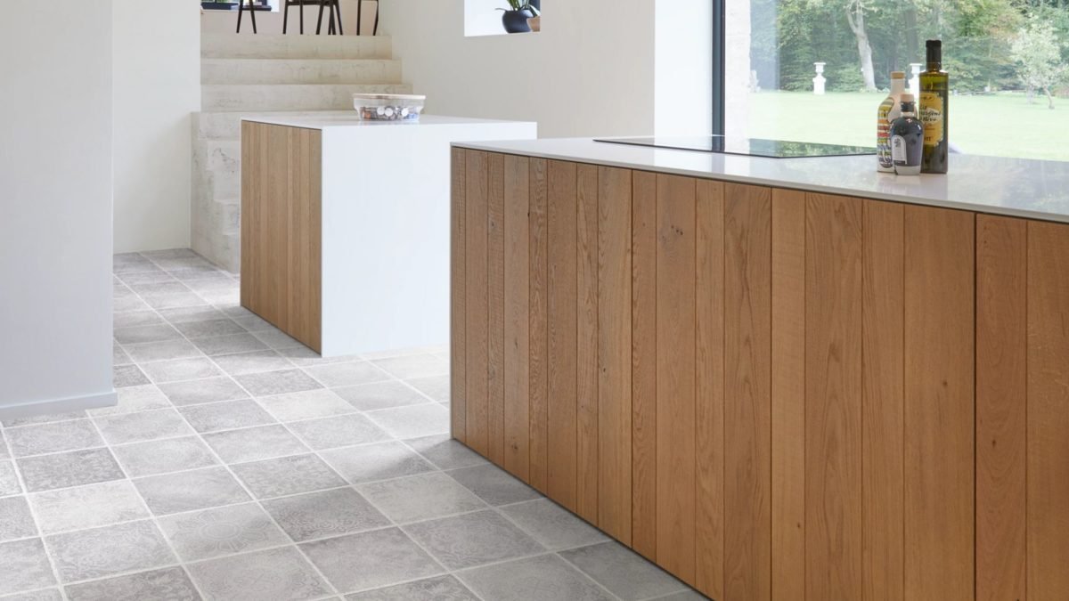 CoreTec-The-Essentials-Tile++-Series van Coretec in de kleur Rabat-90 - PVC vloeren