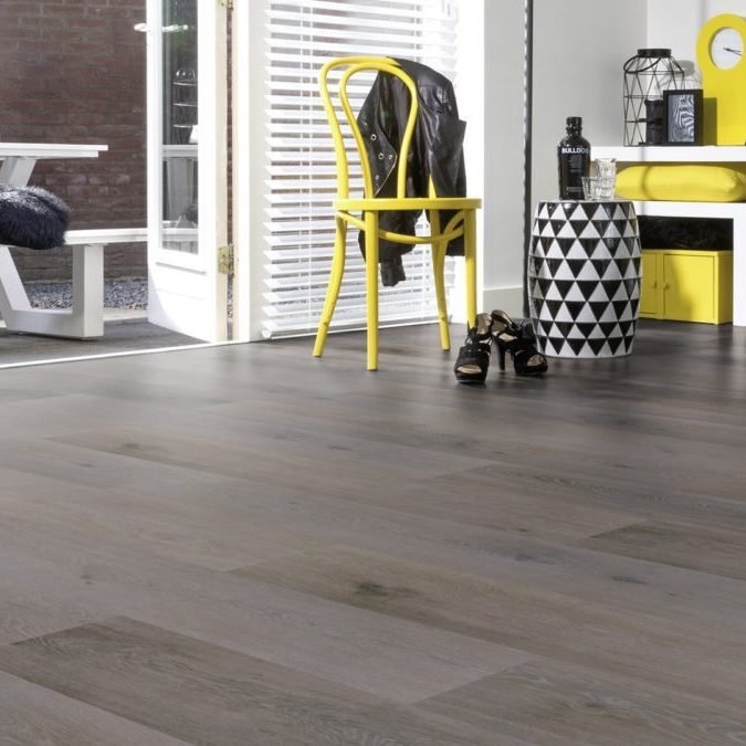 Douwes-Dekker-Ambitieus-Riante-Plank-Verlijmd-(Drop) van Douwes-Dekker in de kleur Drop - PVC vloeren