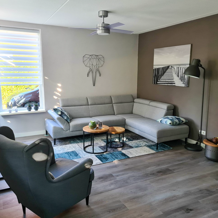 Douwes-Dekker-Ambitieus-Riante-Plank-Verlijmd-(Nougat) van Douwes-Dekker in de kleur Nougat - PVC vloeren