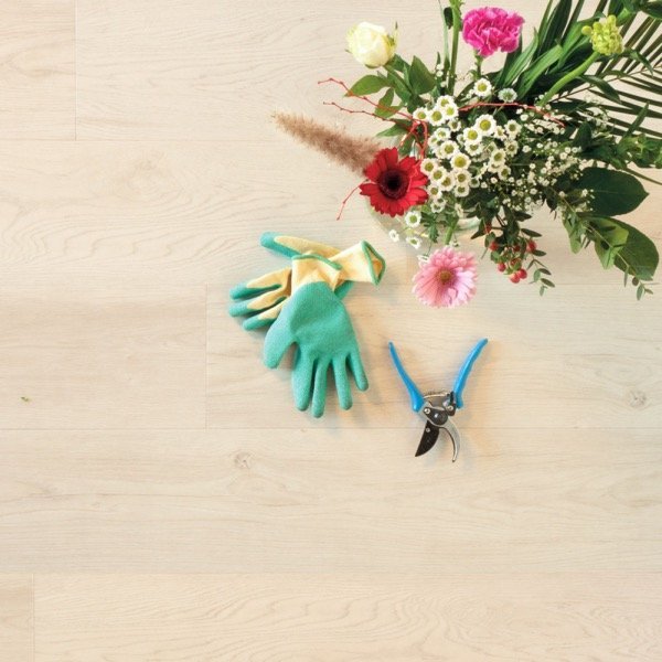 Douwes-Dekker-Ambitieus-Riante-Plank-Verlijmd-(Peperkoek) van Douwes-Dekker in de kleur Peperkoek - PVC vloeren