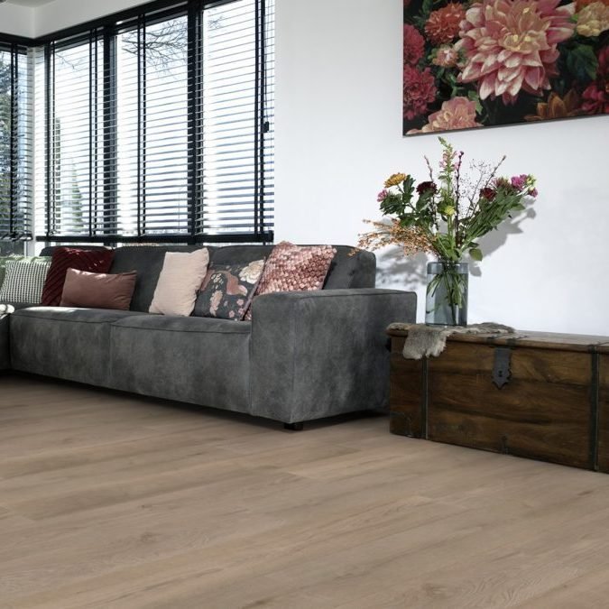 Douwes-Dekker-Ambitieus-Riante-Plank-Verlijmd-(Spekkoek) van Douwes-Dekker in de kleur Spekkoek - PVC vloeren