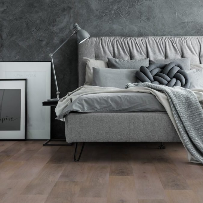 Douwes-Dekker-Ambitieus-Riante-Plank-Verlijmd-(Stroop) van Douwes-Dekker in de kleur Stroop - PVC vloeren