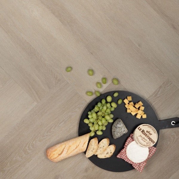 Douwes-Dekker-Ambitieus-Visgraat-Verlijmd-(Pepermunt) van Douwes-Dekker in de kleur Pepermunt - PVC vloeren