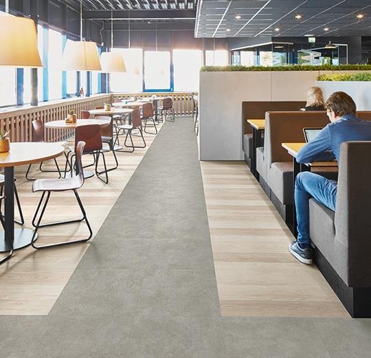 Forbo-Allura-Verlijmd-0.70-(2.5mm)-Tegels van Forbo in de kleur Grigio-Concrete-(50x50) - PVC vloeren