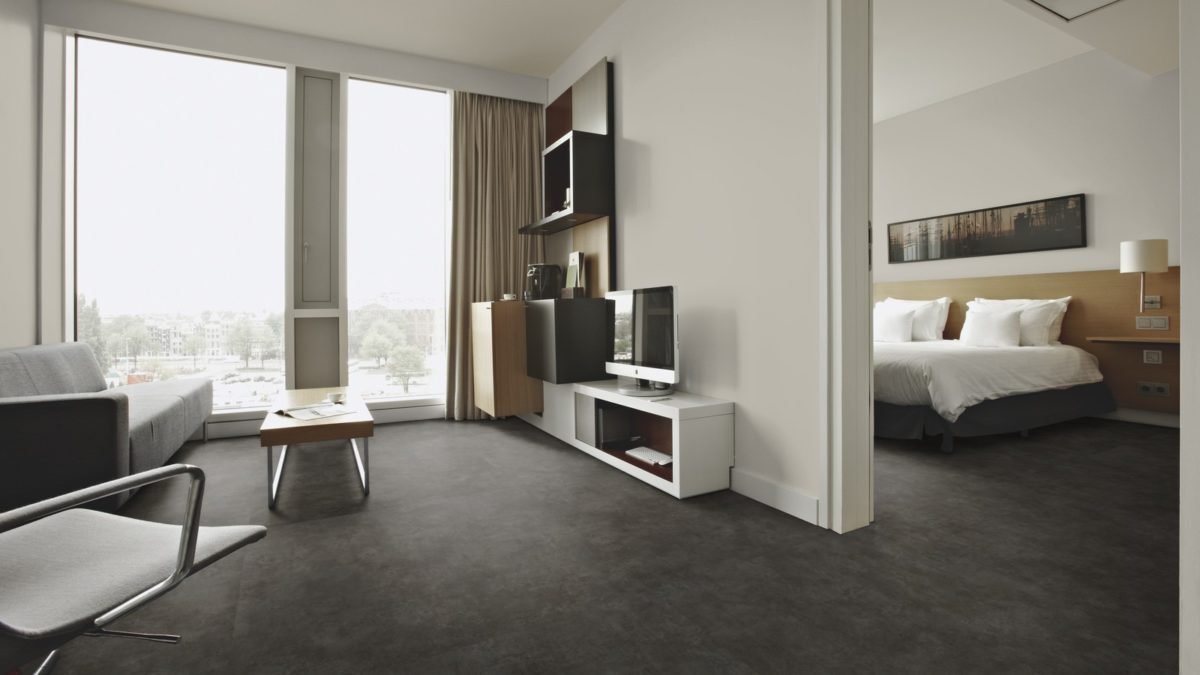 Forbo-Allura-Verlijmd-0.70-(2.5mm)-Tegels van Forbo in de kleur Nero-Concrete-(100x100) - PVC vloeren