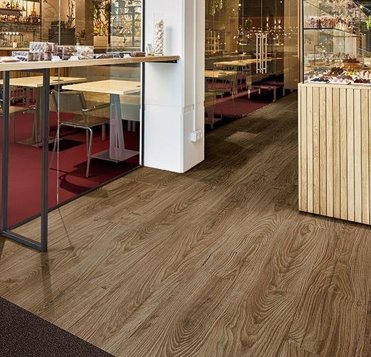 Forbo-Allura-Wood-Dryback-0.70-(2.5mm) van Forbo in de kleur Deep-Country-Oak - PVC vloeren