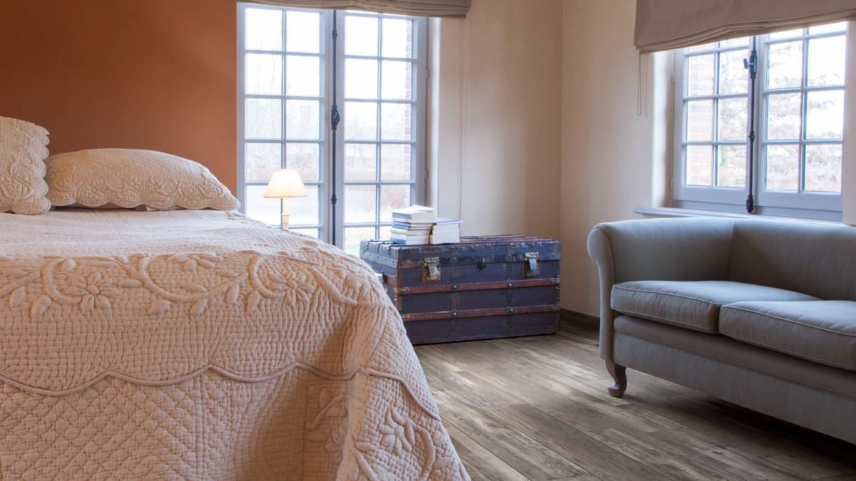 The-Essentials-1200+-Series-Wood van Coretec in de kleur Fallen-Oak - PVC vloeren